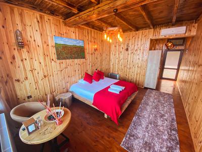 Menzara Hotel & Restaurant