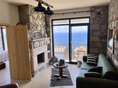Assos Karadut Tas Otel
