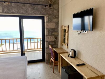 Assos Karadut Tas Otel