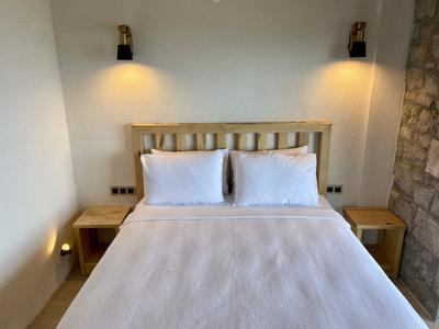 Assos Karadut Tas Otel