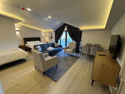 Jest Hotel