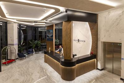 Westdoor Hotel