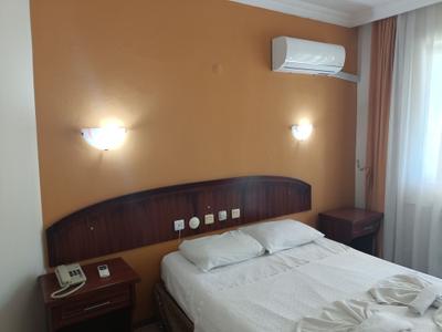 Grand Cnr Hotels