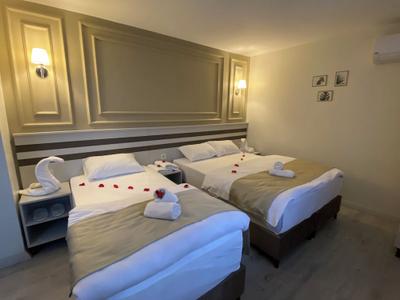 Grand Aura Hotel