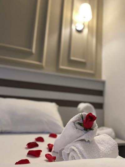 Grand Aura Hotel