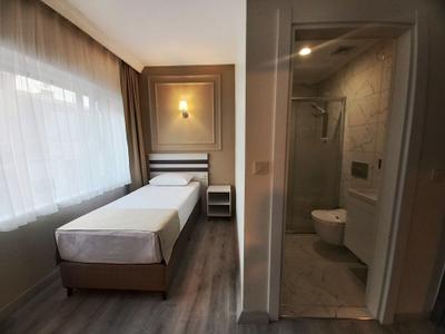 Grand Aura Hotel