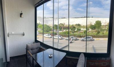 Willy's State Hotel