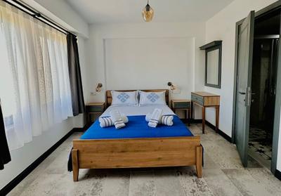 Rose Island Hotel