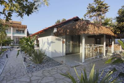 Glenn Hotel Beach
