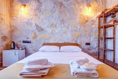 Ceran Stone House