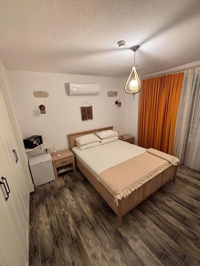 Paris Alacati Butik Otel