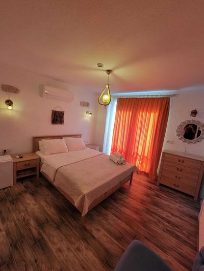 Paris Alacati Butik Otel