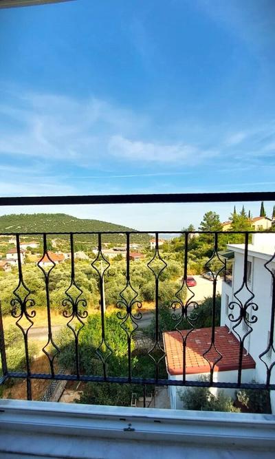 Seron Mountain House