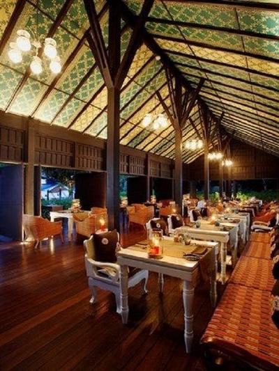 Outrigger Phi Phi Island Resort