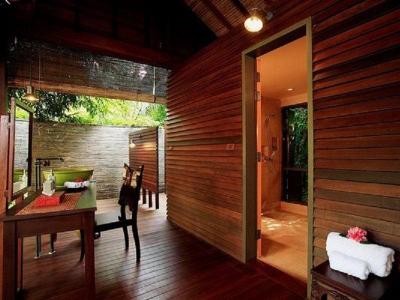 Outrigger Phi Phi Island Resort