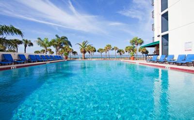 Cirque St. Armands Beachside