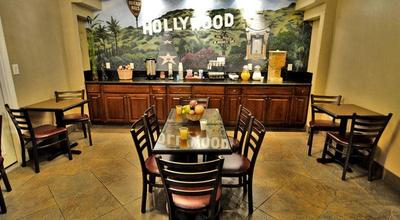 Hollywood Inn Express South