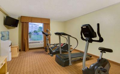 Baymont by Wyndham Charlotte Airport / I-85 North