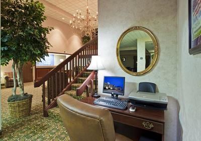 Baymont Inn & Suites by Wyndham Findlay