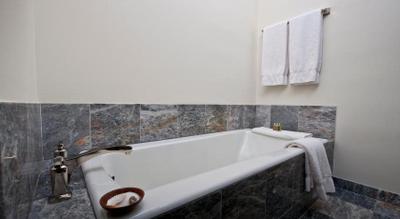 Knob Hill Inn