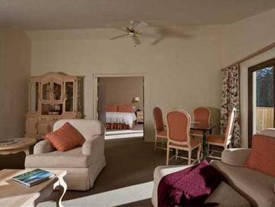 Knob Hill Inn