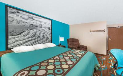 Super 8 by Wyndham Spencer