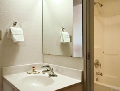 Days Inn by Wyndham Warsaw IN
