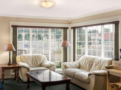 Atlantic Shores Inn And Suites