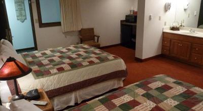 Riverbank Lodge