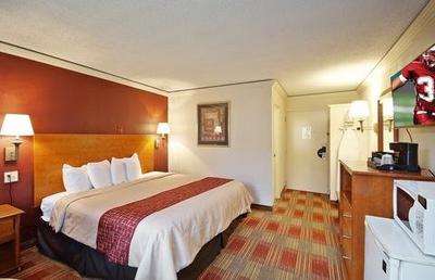 Red Roof Inn KC Sports Complex