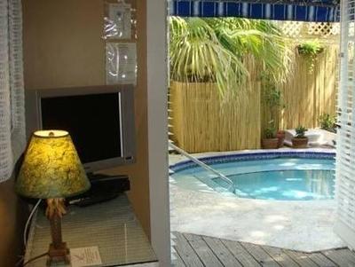 Seascape Tropical Inn