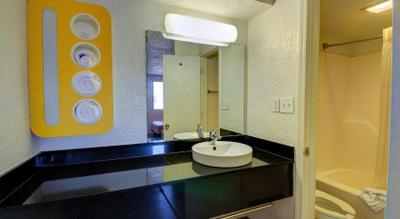 Economy Hotel Plus Oklahoma City