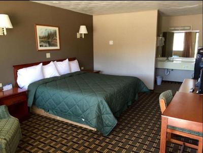 Travelodge by Wyndham Evanston