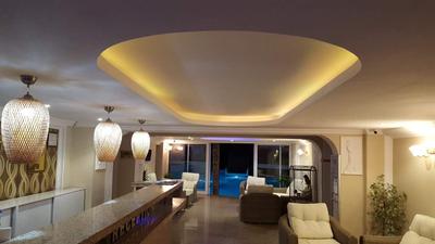 Comet Hotel & Resort