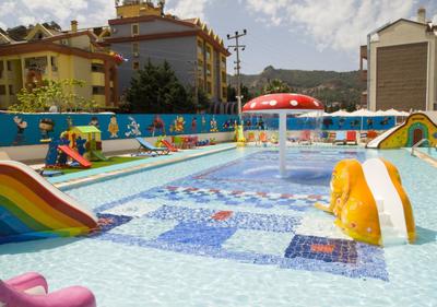 Comet Hotel & Resort