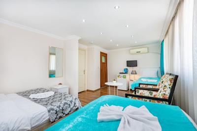Merot Suites