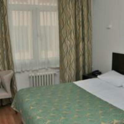 Adapalas Hotel