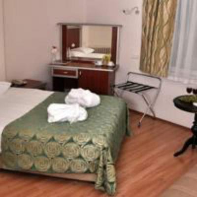 Adapalas Hotel