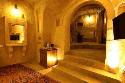 Blue Valley Cave Hotel
