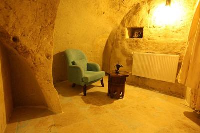 Blue Valley Cave Hotel