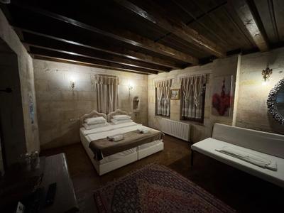 Cave Art Hotel