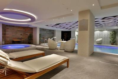 Queen Hotel & Spa