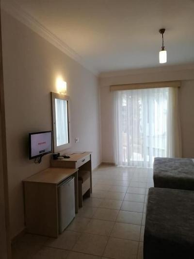 Viras Otel - Ortakent