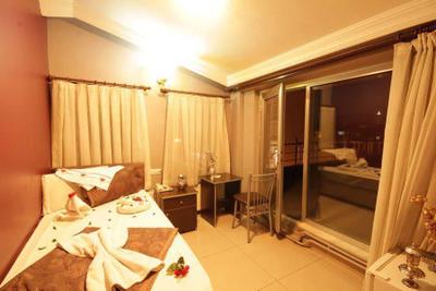 Deluxe Hotel