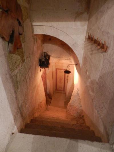Eagle Cave Inn