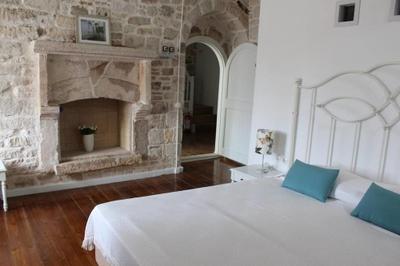 Eski Tas Hotel