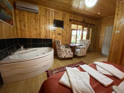 Green River Hotel