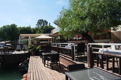 Longhouse-Inn Hotel