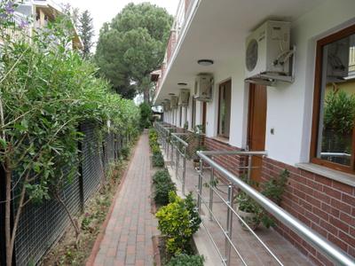 Longhouse-Inn Hotel