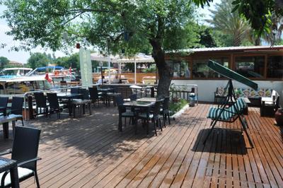 Longhouse-Inn Hotel